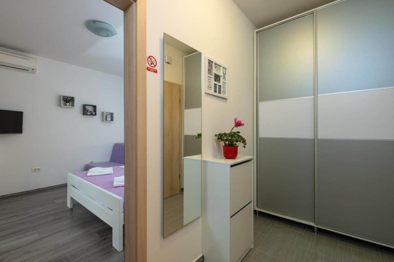 Apartments Greta & Ivona Pula Exterior photo
